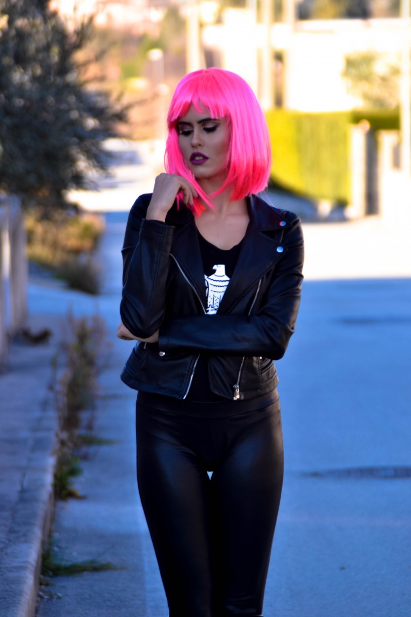 martina_favaro_pinkhair